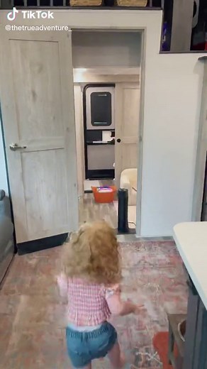 2022 Keystone Avalanche 390DS: Full RV Tour