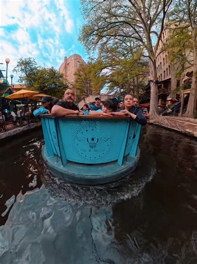 the Go Rio San Antonio River Cruise @real_family_adventures @VisitSanAntonio @Go Rio River Cruises #goriocruises #sanantonio #thingstodo #travel #texas