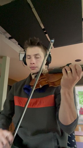 Quin With One N | Working out a #billycontreras solo on Bela Fleck’s Bum’s Rush. What a beastly solo!! #fiddle #fiddlesolo #fivestringfiddle #belafleck | Instagram