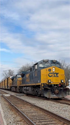 CSXT M409-16 Crusing through Ashland VA with a Nice crew