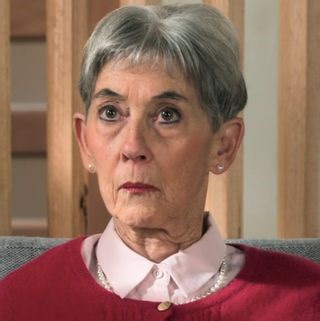 Neighbours Soap Scoop! Haz's sister arrives