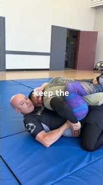 Handcuffing from the guard. #jiujitsu #defensivetactics #selfdefense