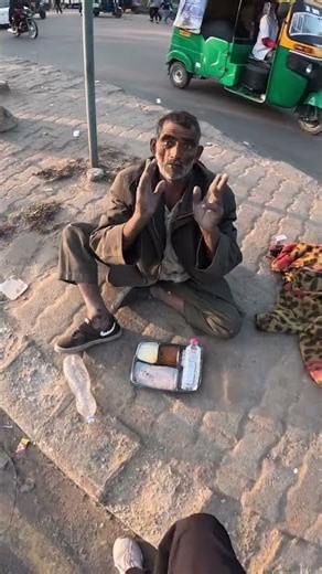 aapka karam hi aapki pahchan h #help #emotional #food #poor #haapy ‪@Arshadshaikhteam‬