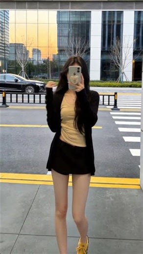 Early Spring Chic: Outfit Ideas for Short Girls, Mirror Selfie Tips