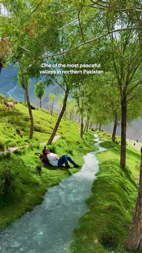 Chunda Valley in Skardu is one of the most peaceful places in northern Pakistan. Tucked away in Gilgit-Baltistan, this hidden valley is known for its bright green meadows, glacier-fed streams and views of the Karakoram mountains. Just a short drive from Skardu town, it’s a favourite for travellers exploring northern Pakistan, Hunza and the wider Gilgit-Baltistan region. Best time to visit: May to September for lush green landscapes, mild temperatures and clear mountain views. Spring and early su