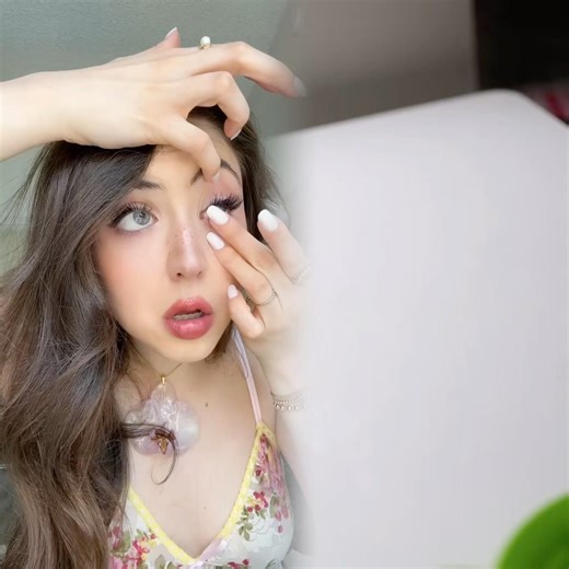 changing my EYE COLOR (help)