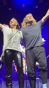 Fuckin ‘ell Cardiff!! That was pure mental! Had such a brilliant night with Andy Burrows playing for you lot, yer lungs were ALIVE as usual!! ❤️🏴󠁧󠁢󠁷󠁬󠁳󠁿Thanks so much to Texas for treating us to a dose of their amazing Welsh crowd, wow.Next stops, Birmingham Glasgow 😎 xxx | KT Tunstall