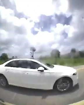 114 MPH Mercedes Chase Ends in Drug Bust! #policechase