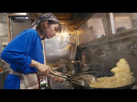 Beautiful Chef Collection! Ramen & Fried Rice - Japanese Street Food 美人店長のラーメン・デカ盛り炒飯 ・たこ焼き・たこせんべい