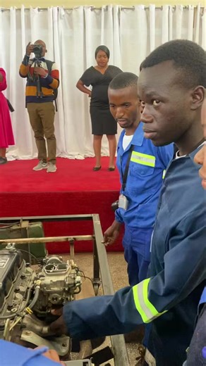 GET TRAINED, GET EMPOWERED THROUGH CDF The video below 👇🏻 👇🏻 Lusaka Town Clerk Eng. Liftery Ndaba interacts with talented students from class of Auto Mechanics program at Dzitandizani Trade School, a skills training center under the Lusaka City Council. We are proud to highlight their hard work and dedication as they acquire practical skills for a better future. We encourage all youths to take advantage of this opportunity and register for the 2026 Constituency Development Fund (CDF) to empo