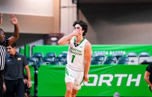 Back at it again‼ 🆚 CSUN 📍 Grand Forks, ND 🗓 Sunday, Nov. 9th 📻 Fighting Hawks Radio Network 📺 Midco Sports/Summit League Network ⏰ 1 PM CT #UNDproud | #LGH | North Dakota Men's Basketball