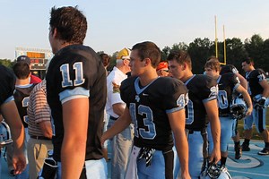 Seneca Valley Fans, Football Players, Say ‘Thanks’ to Veterans