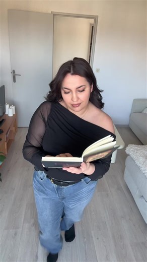 J’avais envie de me faire plaisir, donc je suis parti sur cette recette incroyable de Bœuf en sauce miel balsamique de @Nonofoodies 🥞🌮 ! 🤩 je te retranscrit sa recette à la lettre juste ici: Bœuf en sauce Miel Balsamique (2/3 personnes) Ingrédients • 600 g de joue de bœuf (ou paleron) • Une dizaine de pommes de terre grenailles • 1 cuillère à soupe d’huile d’olive • 10 g de beurre • 2 oignons rouges • 1 cuillère à café de concentré de tomate • 1 cuillère à soupe de fond de veau dilué dans un 