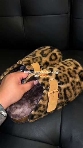 Fuzzy Cheetah print clogs you say ? 👀🔥🔥 #clogs #cheetahprint #houseshoes #fashiontiktok #tiktokshop