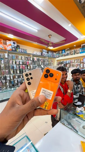 Aakash Mahajan on Instagram: "India का सबसे छोटा 5G Smartphone 😱🔥 | Mini 5G Phone Unboxing 📱 इतना छोटा 5G Smartphone देखा है कभी? Pocket-size लेकिन Full Power! 5G Speed ⚡ | Compact Design | Smart Features India का सबसे छोटा 5G Smartphone — Travel, Backup & Kids use के लिए perfect! Full video जरूर देखें 👇✨ #virel #viralreels #sort #model #india"