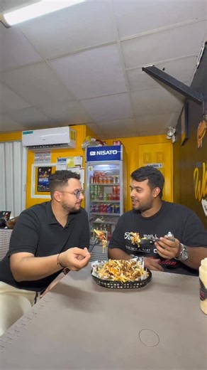 ALEJOXPLORA | COMIDA | FOODIE | REVIEWS | RESTAURANTES on Instagram: "Le pregunté a Sabino cuánto ha generado el Salchipapa Fest… y su respuesta fue clara: $xxxxxx$ 💥 Ojo a esto 👀 porque en abril viene el Sushi Fest 🍣 Si el Salchipapa Fest estuvo brutal, el Sushi Fest la va a romper aún más. Atentos a las redes porque lo que viene está serio 💥 @wimpyspty @epicfestpty @robertsabino21"