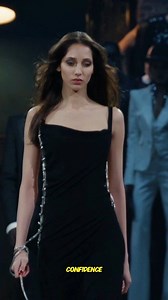 12K views · 806 reactions | Yasmin winaldum殺 #modellife #victoriassecret #supermodel #FashionWeek #versace #model #runwaymodel #runway #victoria | Glamour House | Facebook