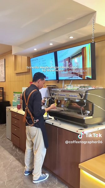 Ide Kencan Unik: Pijat Sambil Nonton Film