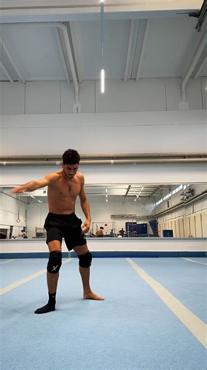 Alien Mode 3.0 Week 3 👽🔥RoXstarZ, aging is officially canceled.I don’t get older… I just keep getting fresher, tighter, sharper. Body feels brand new, like I just hit reset on life.Sauna today? Everyone staring like I’m actually from another planet 😂No anti-aging. Just Alien gains ♾️What’s YOUR immortality level right now (1-10)? Drop it below 👇🏼Let’s see who else stopped the clock with me 👽💚#alienmode #patrox #inspiration #training #lifehack #health | PATROX