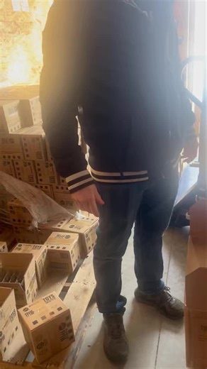 Rhyno’s die cast Canada on Instagram: "New day, new delivery. Double taped case and pulled a chase. #hatersgonnamotivate"