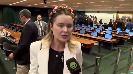 tem que ser muito cara de pau pra querer chamar o cidadão que trabalha na escala 6x1 de improdutivo, trabalhando 3 dias por semana e folgando 4 kkk