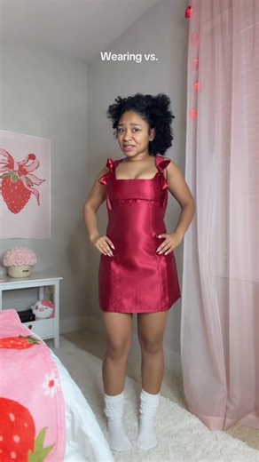 Azaila 🍓🪽 on Instagram: "Let’s elevate an outfit! 🥰🍓 ♡ ♡ ♡ 🏷️: #explorepage #explorepage✨ #accessories #fashion #styling"