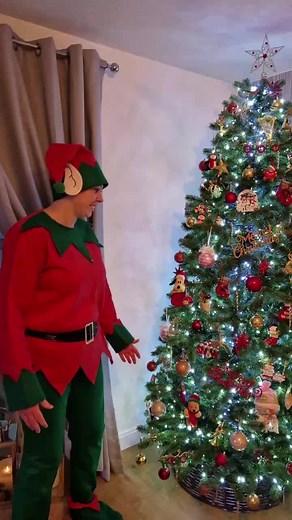 Elf..Santa's Coming To Town! #elf #elfmovie #elfmoviescene #santascomingtotownelf #santascomingtotown #omgsantaiknowhim #elffun #thepagefamily #pagefam #fyp