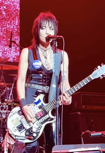 Joan Jett's Iconic Performance of 'Cherry Bomb' Live