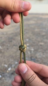 2.7K views · 15 reactions | This easy lanyard knot is perfect for paracord, knife lanyards, keychains, and DIY crafts. Quick to learn and great for beginners. Watch till the end and try it yourself. . . . #lanyardknot #knottying #magicknots #decorativeknot #DiamondKnot #paracordknots #diycrafts #knottutorial | Magic Knots | Facebook