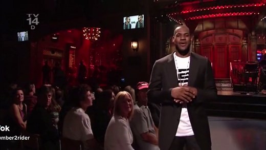 Kanye West performs ‘Stronger’ on SNL 2007 #kanyewest #kanye #ye #performance #snl #liv #life #strong #stronger #strangerthings #graduation #lebron