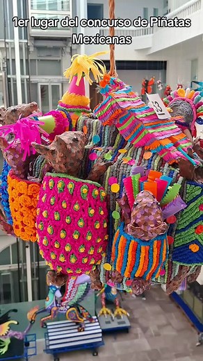 Concurso de Piñatas Mexicanas: Primer Lugar y Creatividad