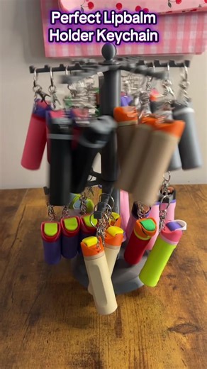 Perfect Lipbalm Holder Keychain! You can use for put money, chapstick, tums, hair acessories! Shop now! #3dprinted #3dprintinglife #lipbalmaddict #easteregg #easterbasket