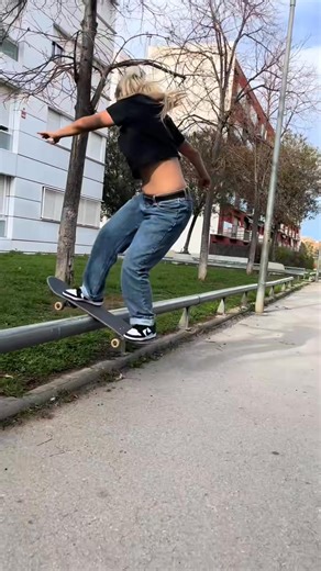 Little line today💖#skateboarding #barcelona #skategirl | Cata Diaz