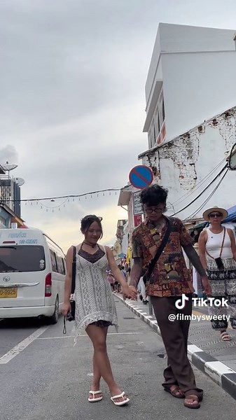 Final Clap: Couple Holding Hands Challenge Trend in Myanmar and Thailand