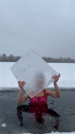 #mermaid #pool #ice #swim #lake #icequeen #winter #funny #stitchtricks