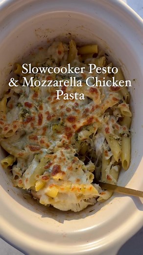 585K views · 3.6K reactions | Slowcooker Pesto & Mozzarella Chicken...