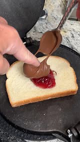 DIY Peanut Butter Jelly Sandwich Hack