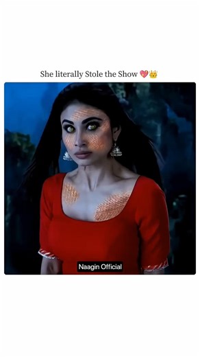 She Literally Stole The Show🥹🔥🫶🏻 #naagin #mouniroy #explore #love #bollywood #trendingshorts #shorts