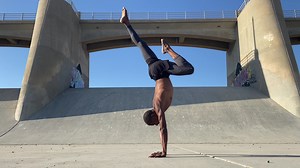 The Strength of CYBERYOGA #cyberyoga #strength #handbalance #armbalance Subscribe to Cyberyoga https://www.facebook.com/becomesupporter/cyberyoga1/ | CYBERYOGA