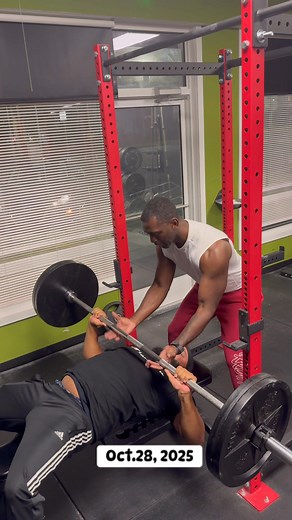Bench press progression locked in. Every rep, every set, every session counts. Stay consistent, stay dedicated, and trust the process. Join the team and level up your strength game! 💥 #BenchPress #StrengthTraining #FitnessCoach #Motivational #Consistency #GymProgress | Julius Williams