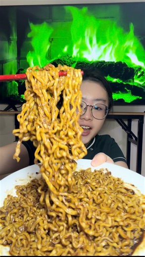 Yek Peipei on Instagram: "Fuji makanan aja di dramain loh"