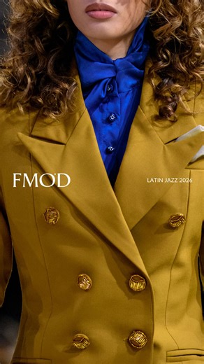 FMO'D on Instagram: "NEW YORK BLAZER. JAZZY PANTS. Latin Jazz 2026. Inspirado en la elegancia de los músicos de jazz clásico. Sastre cruzado en lanilla color ocre con botones y gemelos bordados a mano en pedrería, acompañado de un pantalón palazzo con fajín plisado tipo smoking. Una oda al ritmo, la precisión y la artesanía de FMO’D."