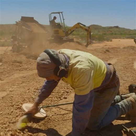 98K views · 1.3K reactions | It’s one of the hottest days on record but these boys are STILL digging for gold… and it pays off BIG  #AussieGoldHunters #fblifestyle | Love Adventure | Facebook