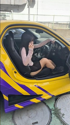 かっよく走り出したいだけなのに。ATでもそれは無理。#車好き #往年の名車 #カスタム #rx7 #mazda #ロータリーエンジン