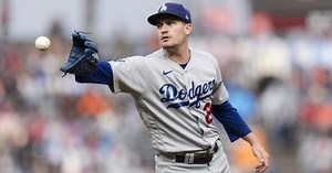 Dodgers hold on in 10th to defeat the Giants for series sweep