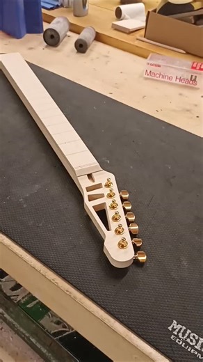 diy - lutherie - formateur 🎸 on Instagram: "🔥 je prépare un manche pour la demo que je ferai au salon de lutherie de Toulouse @interguitare_festival C’est ce week end 18 et 19 octobre 2025, et c’est gratuit pour les visiteurs ➡️ On se croise là-bas? #formation #luthiery #lutherie #formationenligne #formations #luthiers #luthierlife #formateur #luthery #luthierguitars #diyguitar #guitarluthier #firstguitar #luthierie #guitare #guitareélectrique #lutherieguitare #artisanluthier #guitarlovers #di