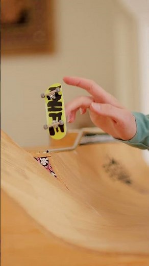 Big Mini Fingerboard Tricks