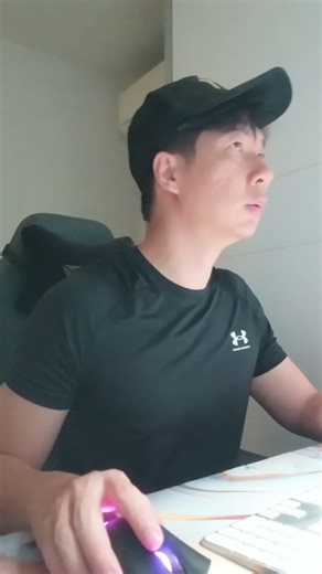 Working in a Tiny Room in Singapore? Fix Your Editing Workspace!
