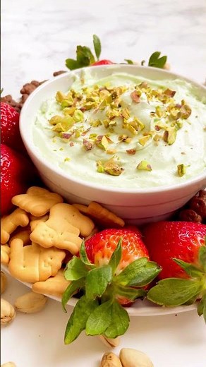 QUICK & EASY PISTACHIO CHEESECAKE DIP RECIPE (Delicious Fruit Dip)