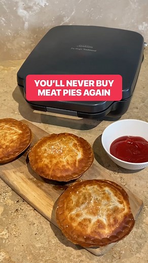 11K views · 46 reactions | 20 min meat pies you can make at home 殺 See the full recipe here: sunbeam.com.au/recipes/quick-aussie-meat-pie #Sunbeam #LiveMoreEffortless #SunbeamPieMaker | Sunbeam Australia and New Zealand | Facebook